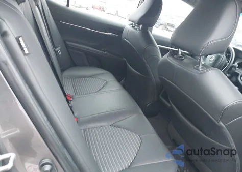 2018 Toyota Camry Se z USA, uszkodzony, nr VIN 4T1B11HKXJU047723